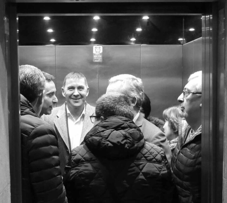 Mapa municipal vasco: Podemos refuerza a Bildu, el PSE al PNV y el PP se diluye