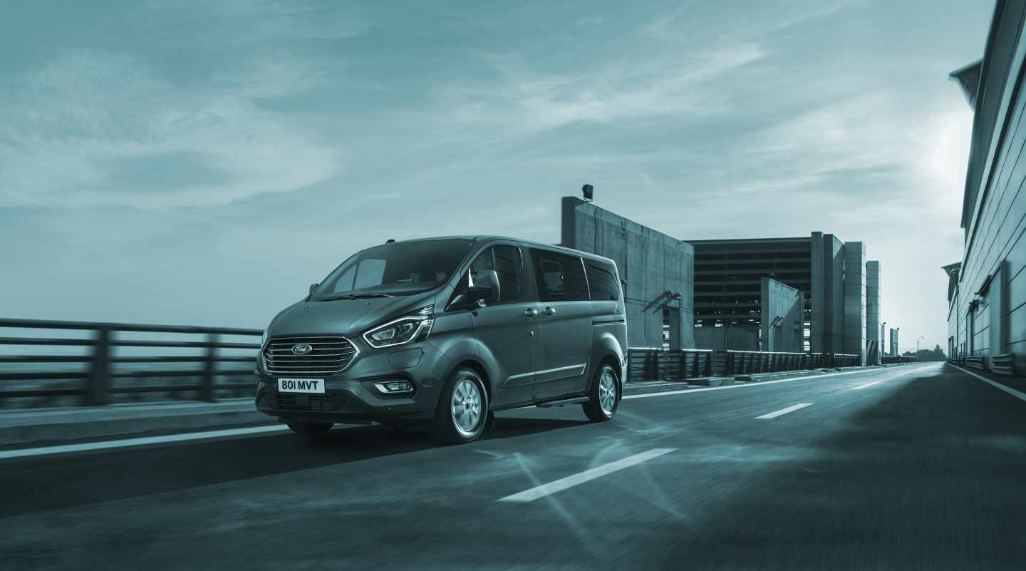 La nueva Ford Tourneo Custom híbrida.