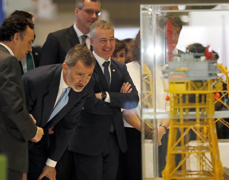 Felipe VI: "La transición hacia las energías renovables es una urgencia objetiva"