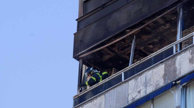 Un muerto y dos heridos graves en el incendio de una vivienda del barrio del Pilar