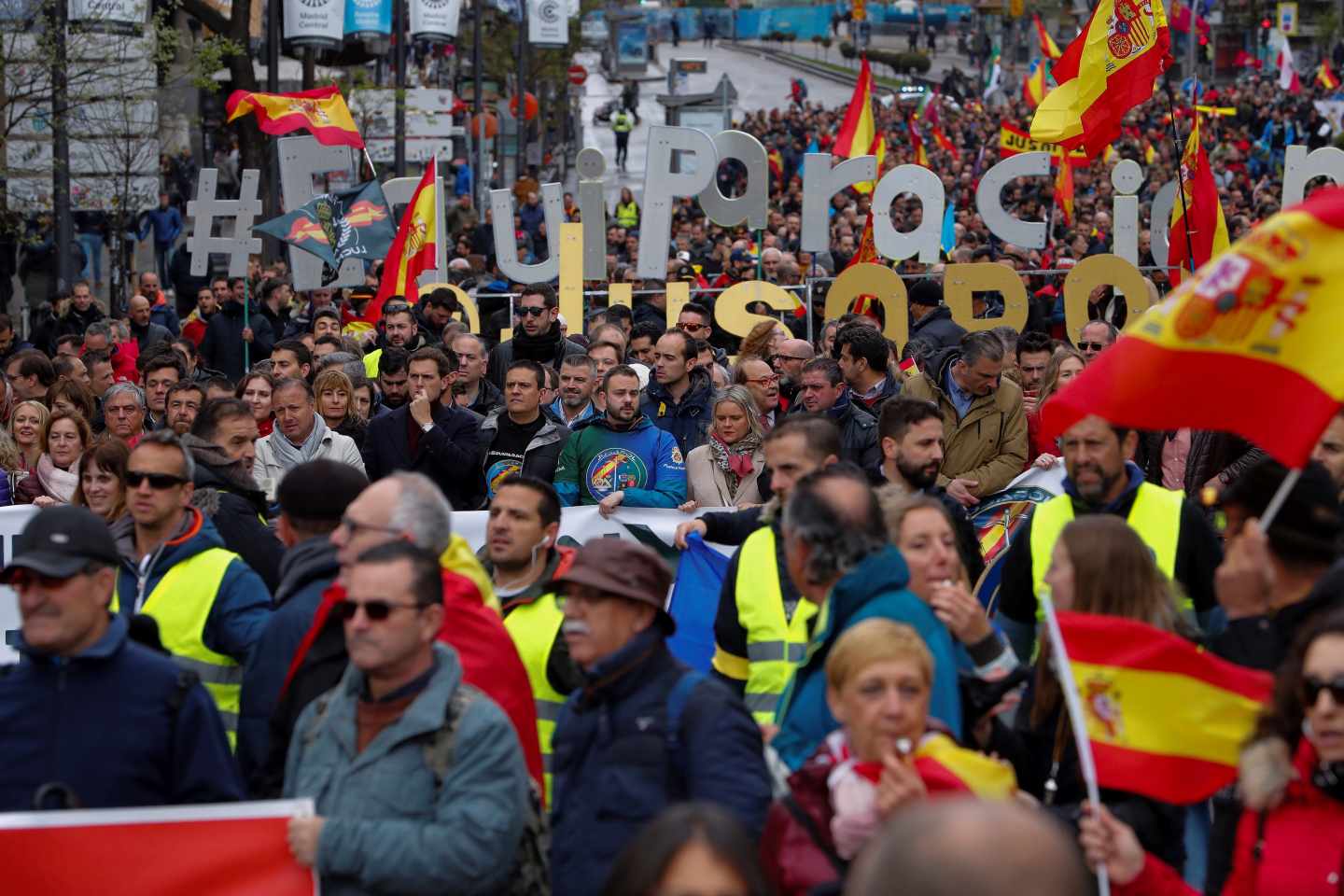 Guardias civiles y policias protestan contra Interior por "reírse" de 140.000 familias