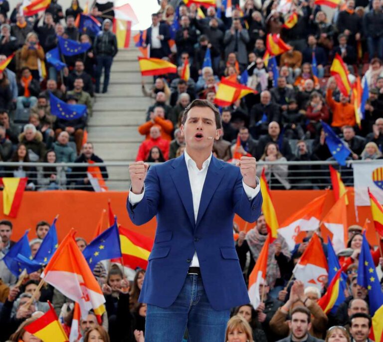 Rivera llama a votar al grito de "¡Vamos Ciudadanos!" para derrocar a Sánchez