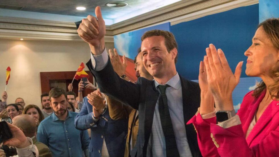 El presidente del PP, Pablo Casado, participa en un acto de campaña acompañado de la candidata número uno del PP de Ciudad Real al Congreso, Rosa Romero