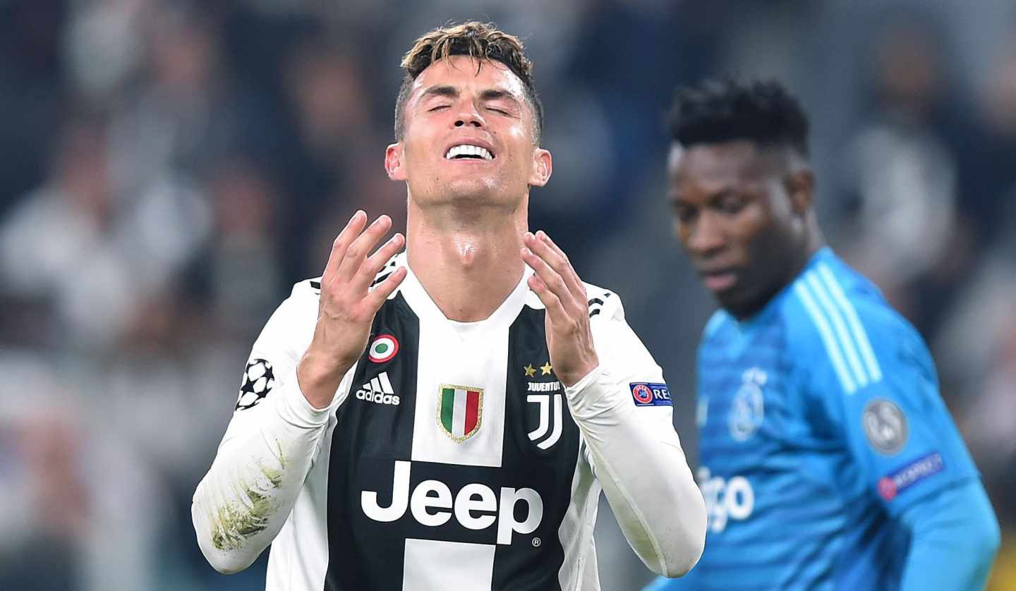 Cristiano Ronaldo se lamenta en un partido de la Champions League frente al Ajax