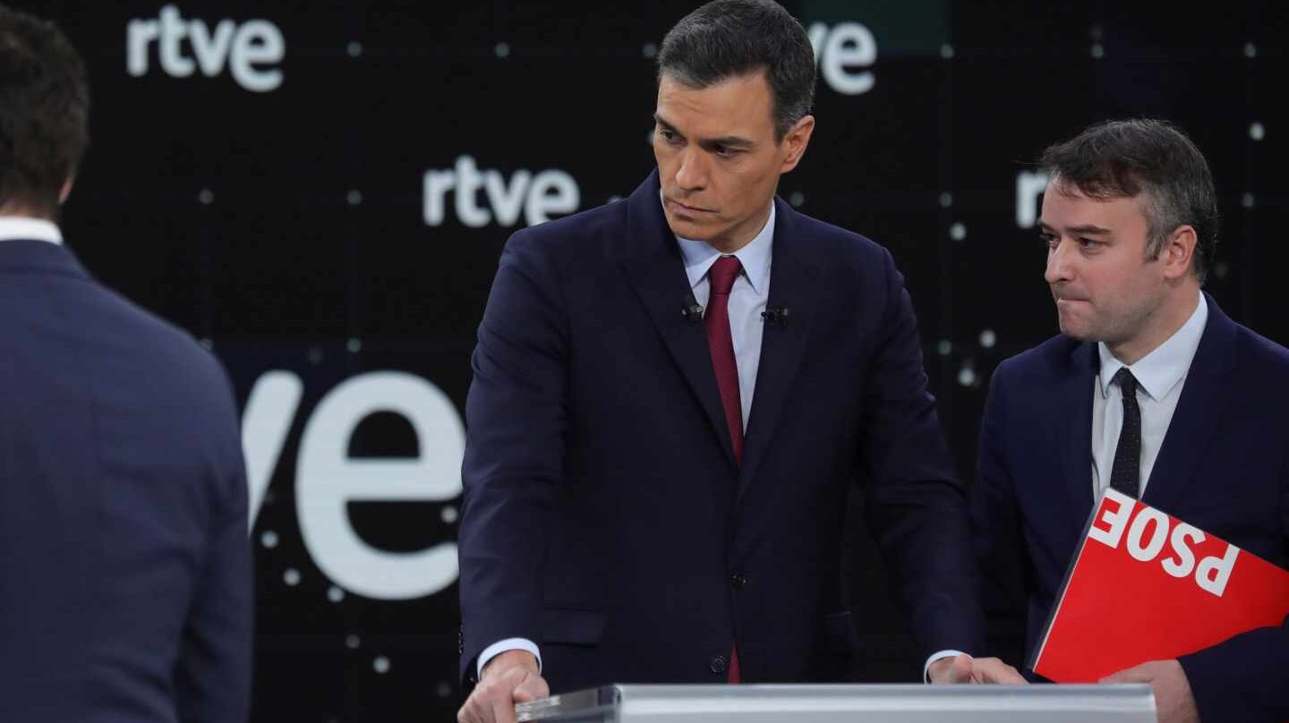 Debate en RTVE: Pedro Sánchez e Iván Redondo.