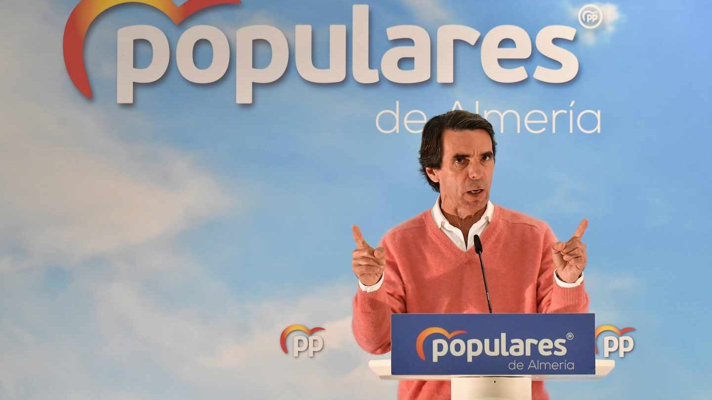 El expresidente del Gobierno, José María Aznar (PP), durante una intervención en un acto con militantes celebrado en el municipio de El Ejido