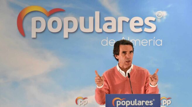 Aznar: "Si me encuentro a alguno de los candidatos, me dura muy poco"