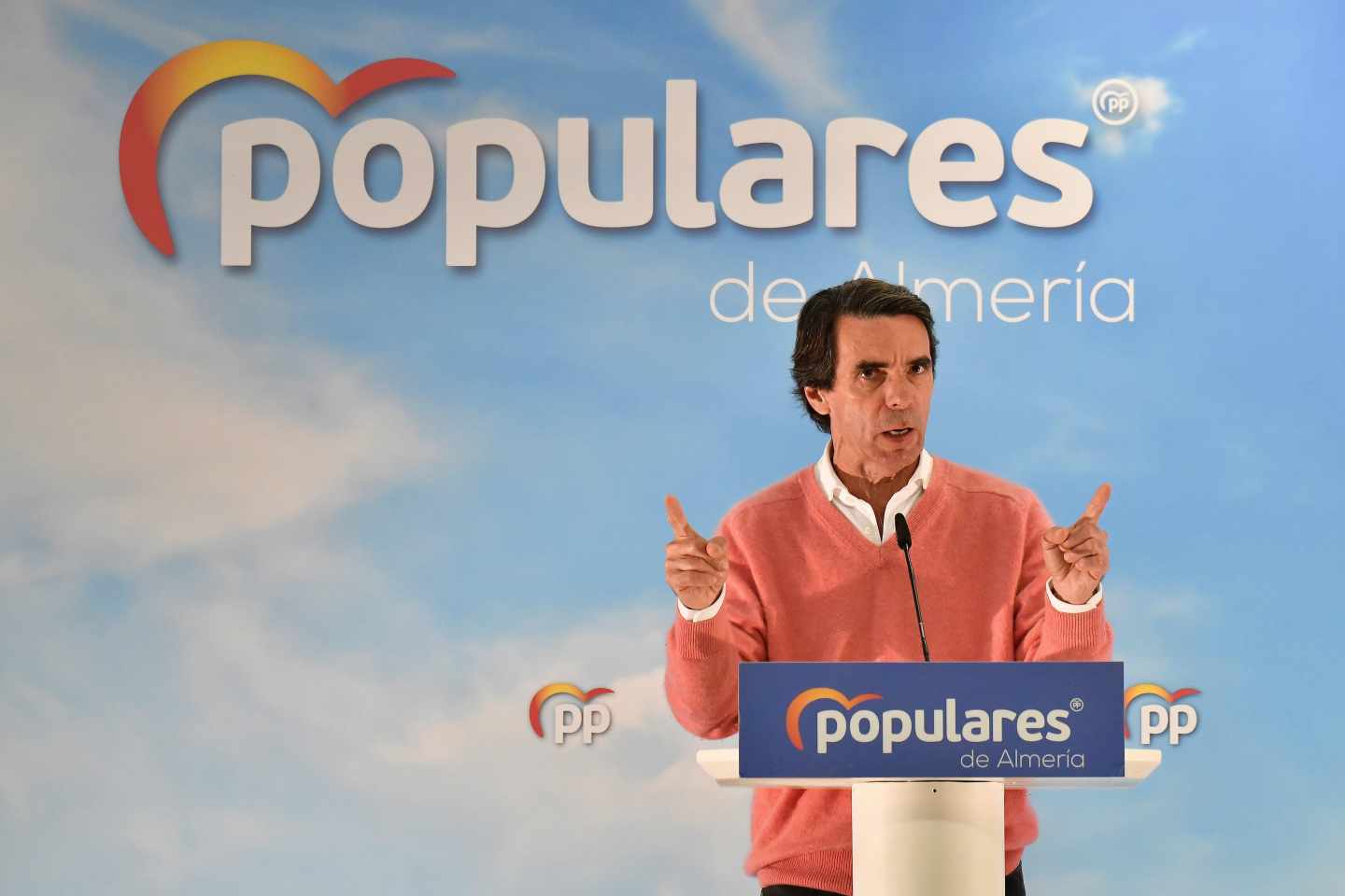 El expresidente del Gobierno, José María Aznar (PP), durante una intervención en un acto con militantes celebrado en el municipio de El Ejido