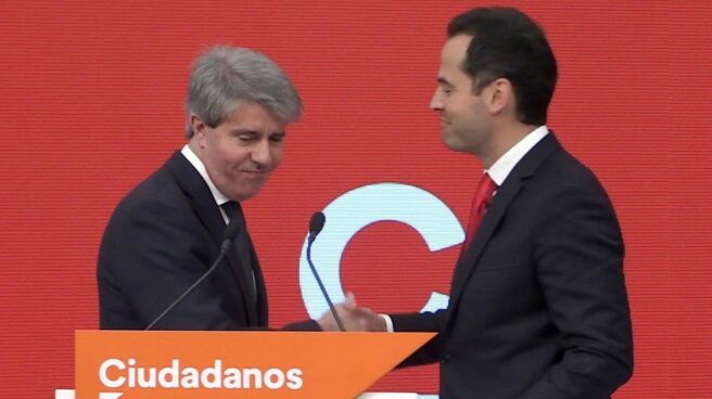 Garrido Ciudadanos Garrido junto a Aguado para anunciar su pase a Ciudadanos