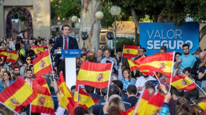 Casado abre la puerta a un Gobierno con Vox: "Lo que tenemos que hacer es sumar"