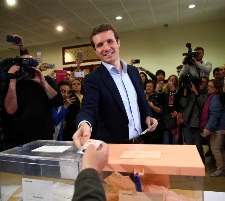 El hundimiento del PP: "Si no cambiamos algo, morimos"