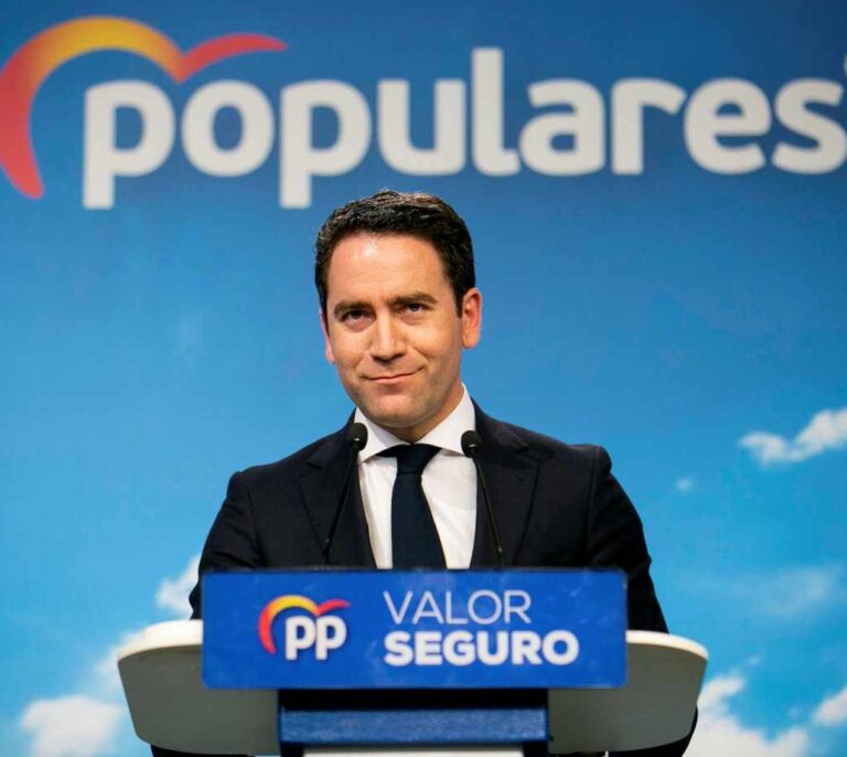 El PP descarta la dimisión de Casado y le reafirma como "líder de la oposición"