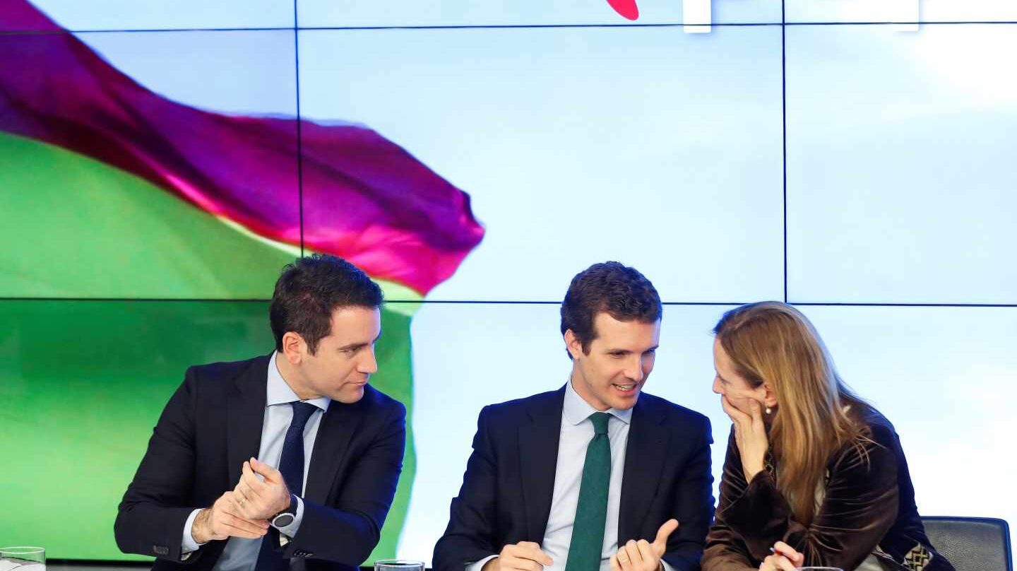 Pablo Casado junto a Teodoro García Egea y Marta González en el comité ejecutivo del PP