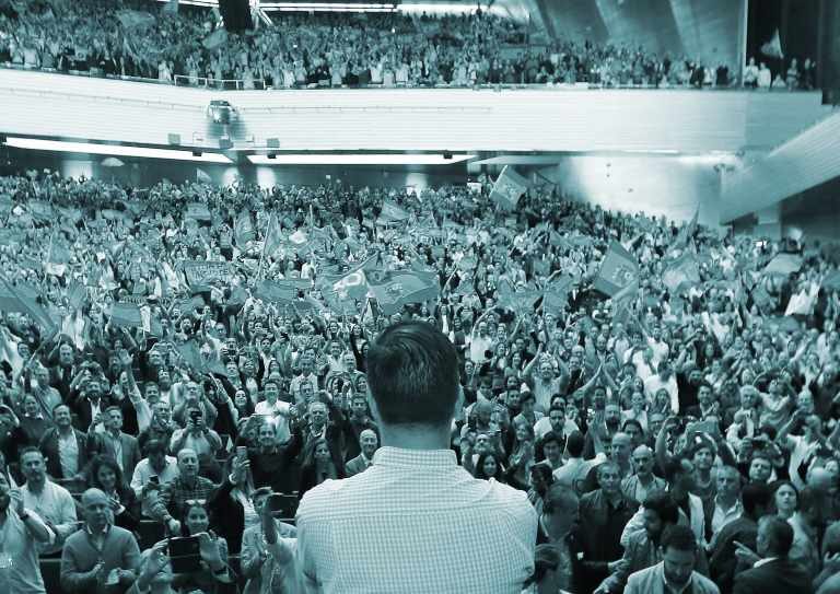 Vox perdió el 40% de sus votos en un mes
