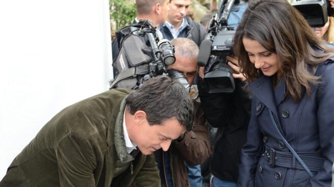 Valls quiere "tirar" de Inés Arrimadas en su campaña, pero no de Rivera