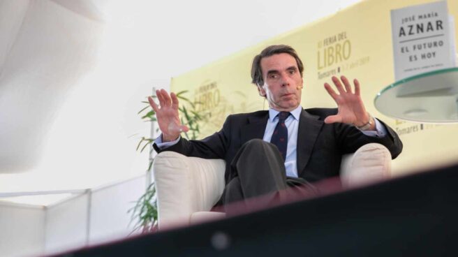 Aznar sitúa al PSOE fuera de la Constitución por pactar con los nacionalistas catalanes