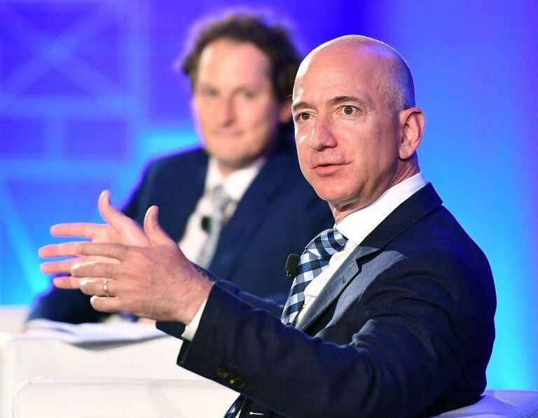 Jeff Bezos acusa a Arabia Saudí de hackear su móvil y filtrar las fotos con su amante