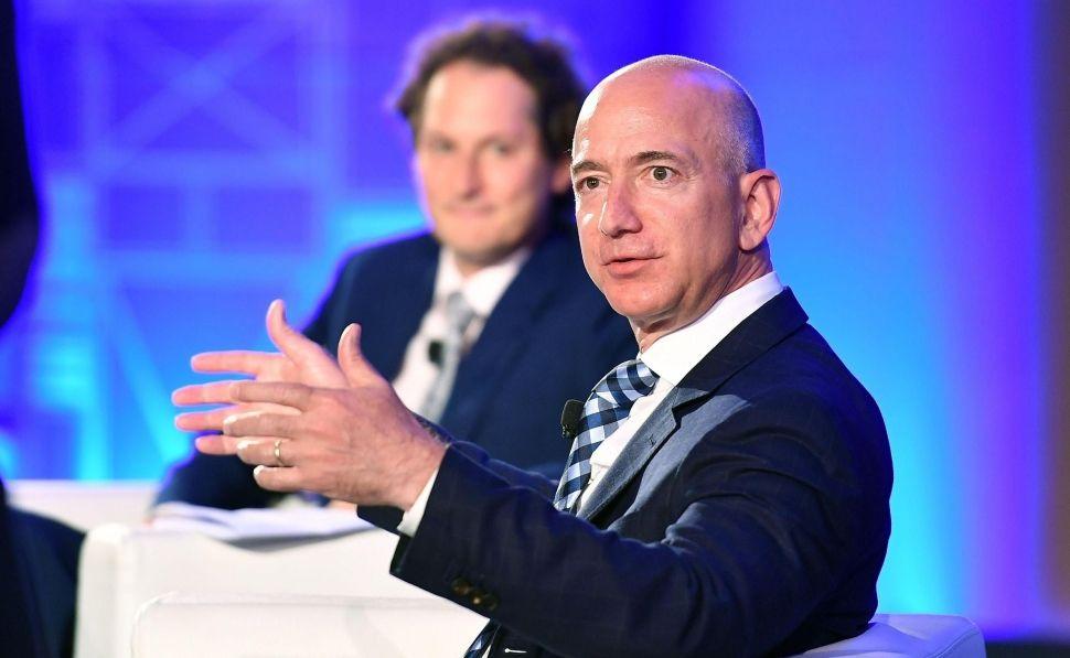 Jeff Bezos acusa a Arabia Saudí de hackear su móvil y filtrar las fotos con su amante