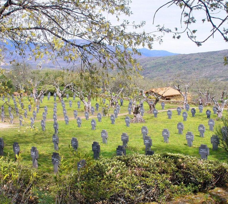 Profanadas varias tumbas del cementerio militar alemán de Cuacos de Yuste