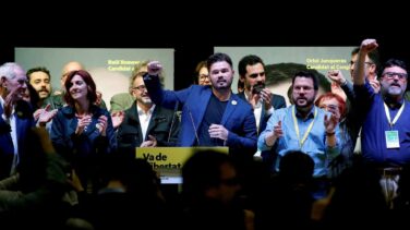ERC reclama a Sánchez el referéndum tras ganar en Cataluña y doblar a Jxcat