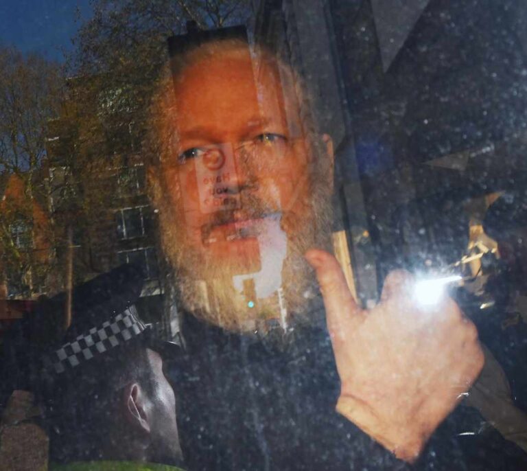 Suecia anuncia la reapertura del caso contra Assange por violación