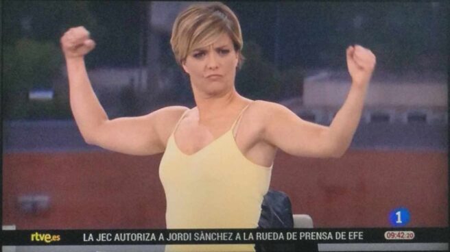 El lapsus de la periodista María Casado: 'saca músculo' ante la cámara y se emite en TVE
