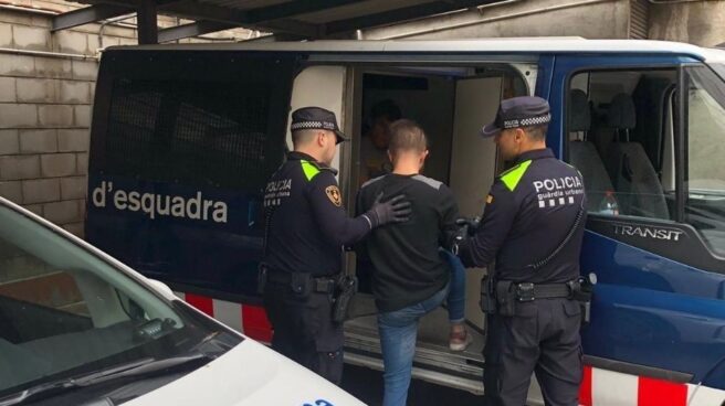 Detenidas 46 personas por guiar a turistas a clubes cannábicos ilegales en Barcelona