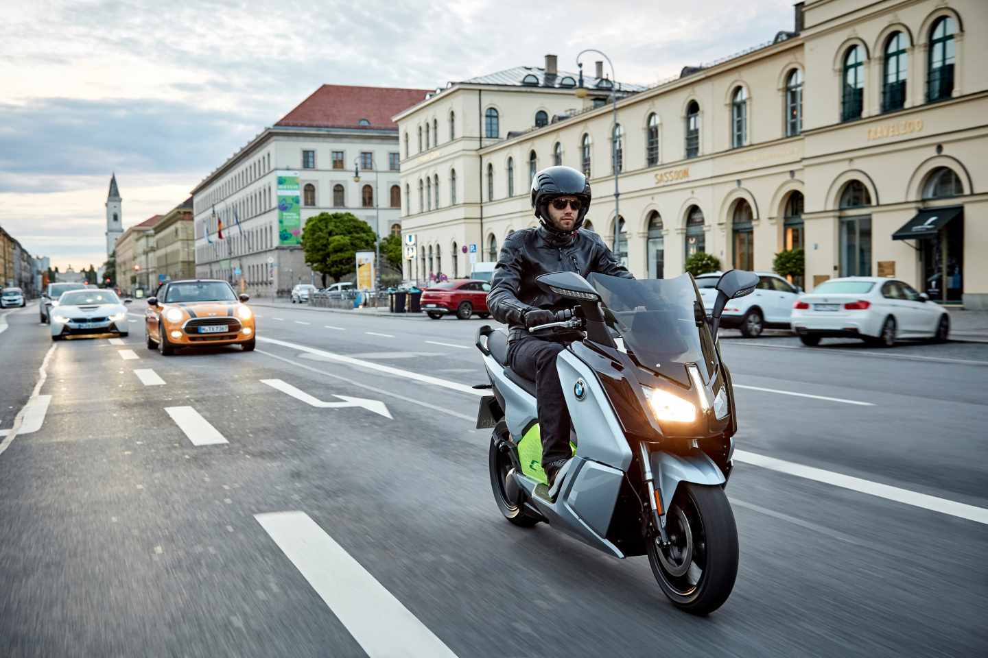 Circular en moto puede reducir el tiempo de un trayecto en las grandes ciudades entre un 50 y un 75%.