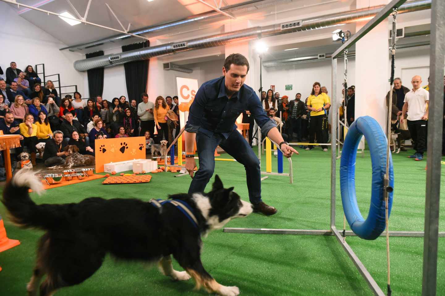 El presidente de Ciudadanos y candidato a la presidencia del Gobierno, Albert Rivera, participa en un encuentro sobre bienestar animal, este viernes en Madrid.