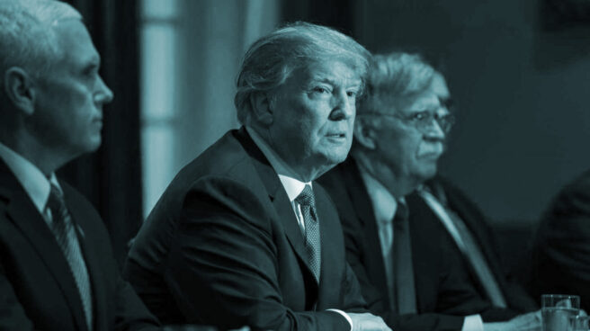 Trump Donald Trump con sus asesores en Siria.