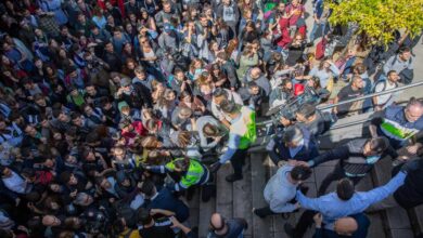 Escrache a Cayetana Álvarez de Toledo en un acto en la Autónoma de Barcelona