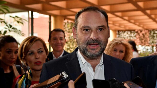 El PSOE se enroca en la mentira de Sánchez sobre la 'carta fake' de la Junta de Andalucía
