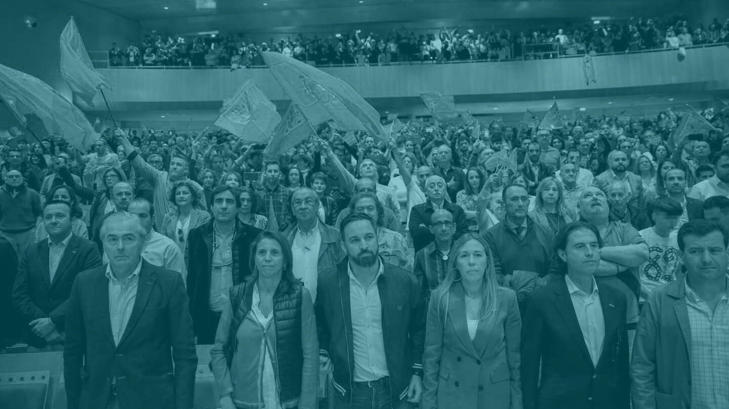 Santiago Abascal, en el centro, en un acto en Ciudad Real.