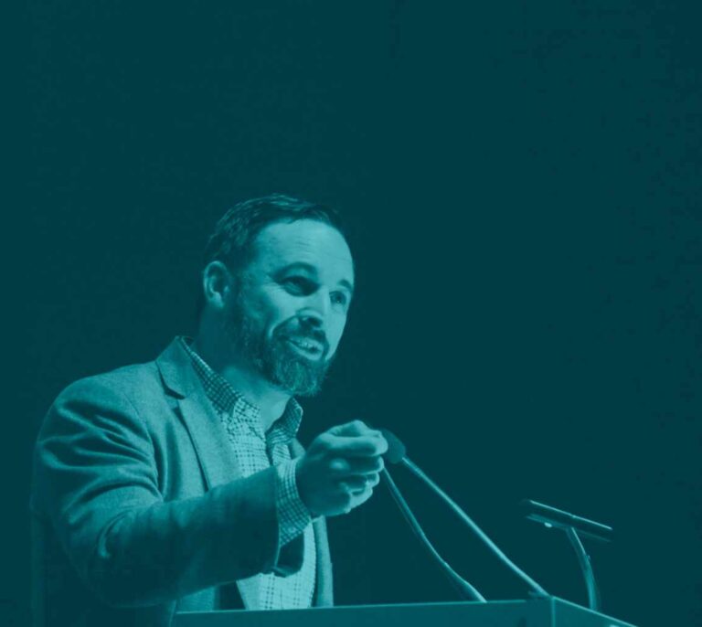 Vox, el elefante y el loro