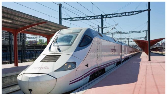 alvia-murcia Tren Alvia estacionado.