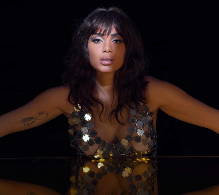 Anitta, la bomba brasileña que hace sombra a Bolsonaro