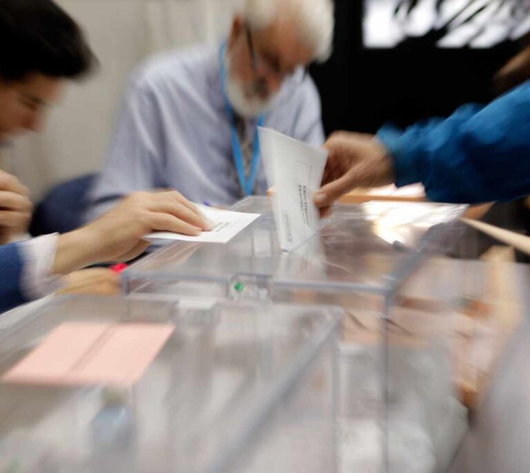 Un hombre muere en un colegio electoral de San Sebastián cuando iba a votar
