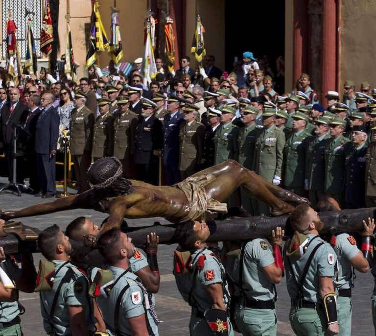La cofradía de los Legionarios pide a Casado, Rivera y Abascal que no vayan a la procesión de Málaga