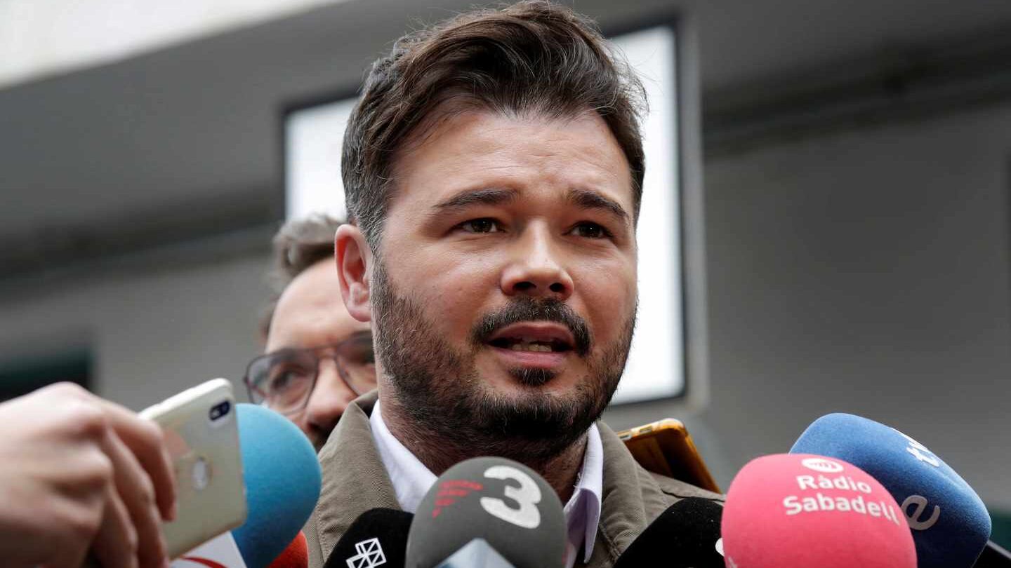 Rufián lanza al independentismo contra la periodista que denunció los privilegios de los presos del procés