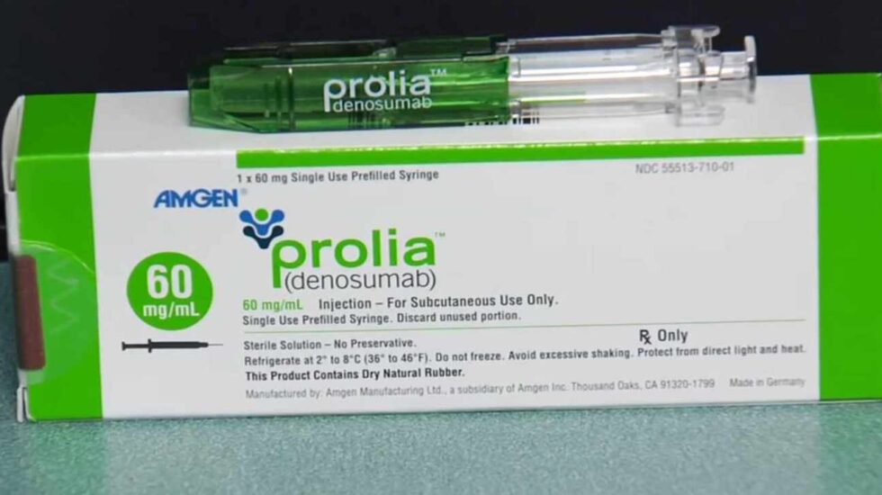 Uno de los fármacos con el principio activo Denosumab.