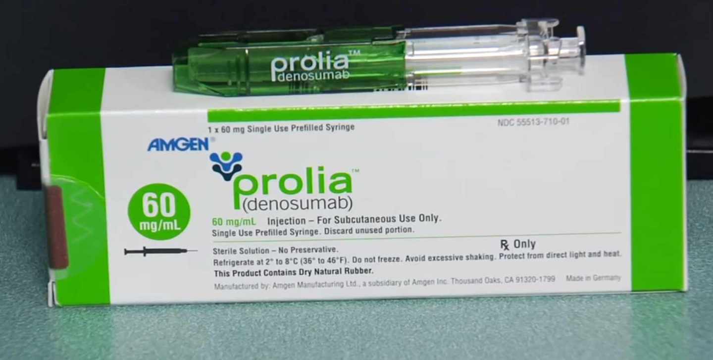 Uno de los fármacos con el principio activo Denosumab.