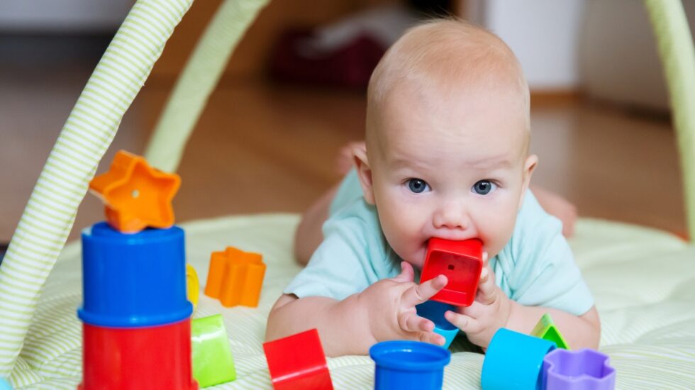 El número de niños que se tragaron cuerpos extraños entre 1995 y 2015 casi se duplicó.