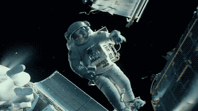 En la película 'Gravity' la basura espacial causa una reacción de destrucción en cadena