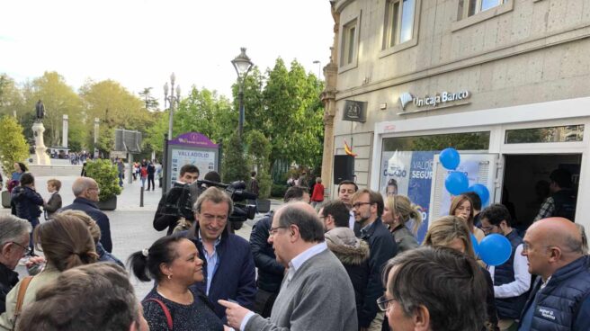 Juan Vicente Herrera, presidente saliente de Castilla y León, hace campaña por Valladolid.