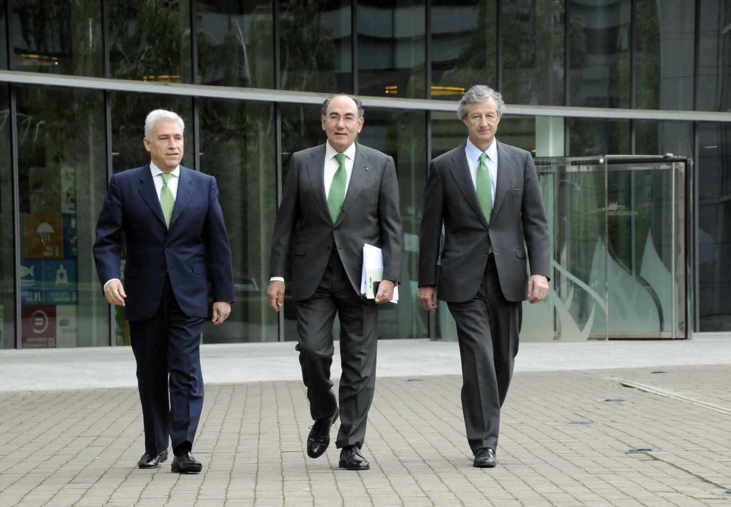 Francisco Martínez Córcoles, director general de los Negocios de Iberdrola; Ignacio Galán, presidente de Iberdrola, y José Sainz Armada, director general de Finanzas y Recursos.