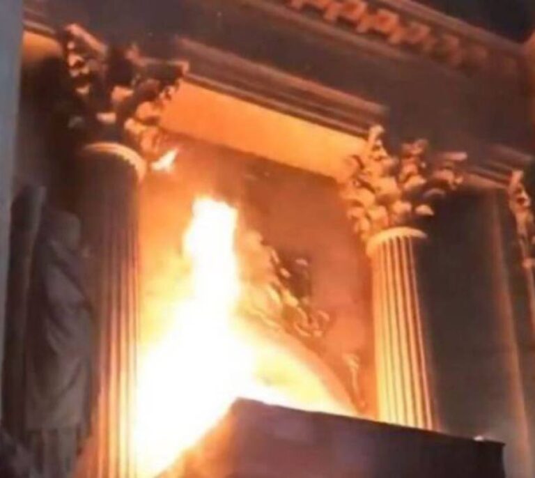 La segunda iglesia más grande de París ardió un mes antes de la catástrofe de Notre-Dame