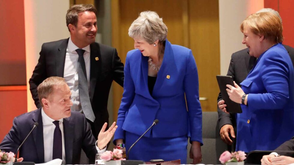 Angela Merkel, Xavier Bettel (2i), Theresa May (2d) y Donald Tusk (i).