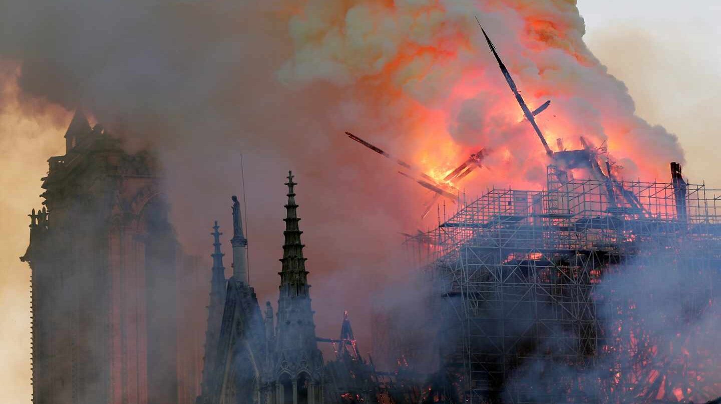 El negocio de una Notre-Dame en llamas