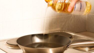 Cómo tratar el aceite si queremos reutilizarlo para freír