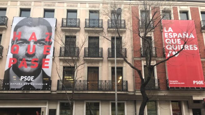Cartel electoral del PSOE con la imagen de Pedro Sánchez. Cartel electoral del PSOE con la imagen de Pedro Sánchez.